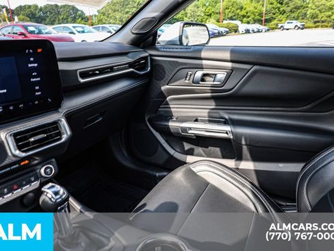 Used 2025 Ford Mustang Premium RWD image 34