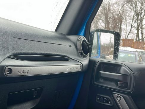 Used 2016 Jeep Wrangler Sport image 18