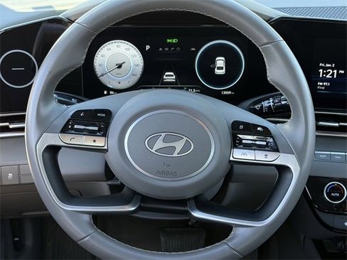 Used 2025 Hyundai Elantra SEL image 10
