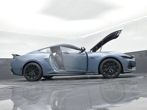 Used 2025 Ford Mustang GT Premium w/ GT Performance Package RWD image 75