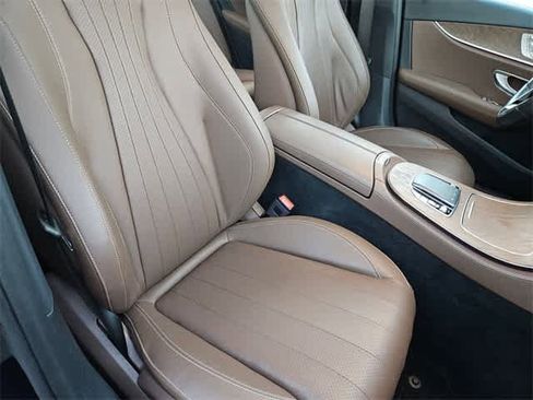 Used 2022 Mercedes-Benz E 350 Sedan image 26