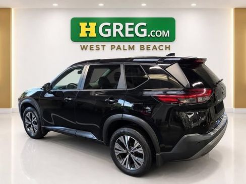 Used 2022 Nissan Rogue SV AWD/4WD image 2