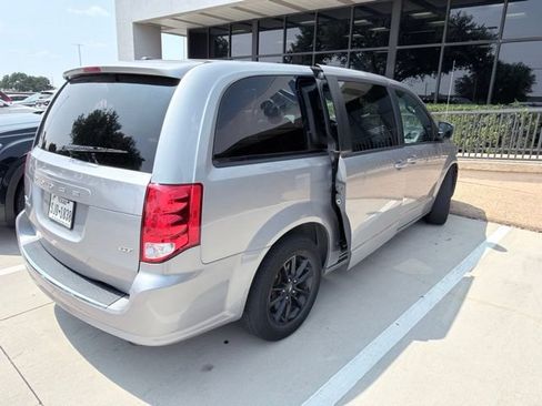 Used 2020 Dodge Grand Caravan GT FWD image 8