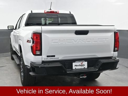 Used 2024 Chevrolet Colorado Z71 w/ Advanced Trailering Package AWD/4WD image 5