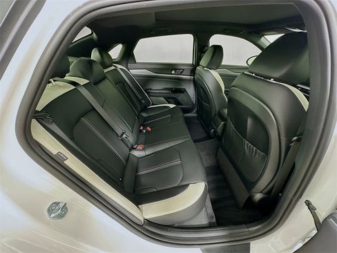 Certified 2025 Kia K5 GT-Line w/ GT-Line Premium Package image 7