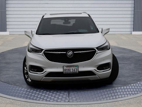 Used 2021 Buick Enclave Avenir w/ Avenir Technology Package image 2