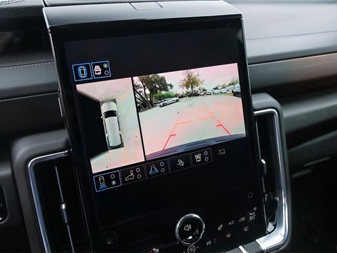 Used 2025 GMC Yukon XL Denali w/ Denali Reserve Package image 20