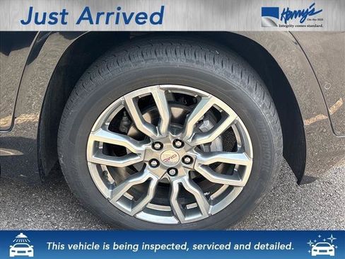 Certified 2024 GMC Terrain Denali w/ Denali Premium Package AWD/4WD image 4