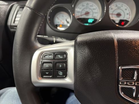 Used 2012 Dodge Challenger R/T RWD image 23