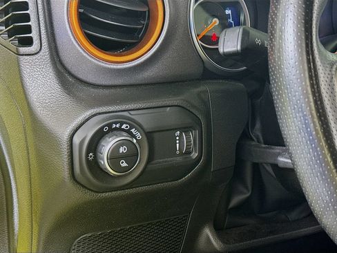 Used 2023 Jeep Gladiator Mojave w/ LED Lighting Group AWD/4WD image 10