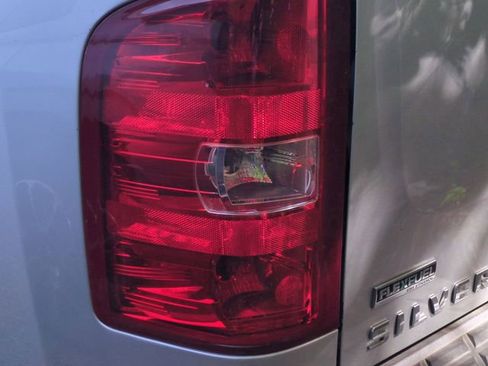 Used 2010 Chevrolet Silverado 1500 LT w/ Power Pack Plus AWD/4WD image 9