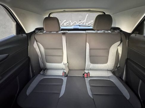 Used 2025 Chevrolet TrailBlazer LT w/ LT Cold Weather Package FWD image 22
