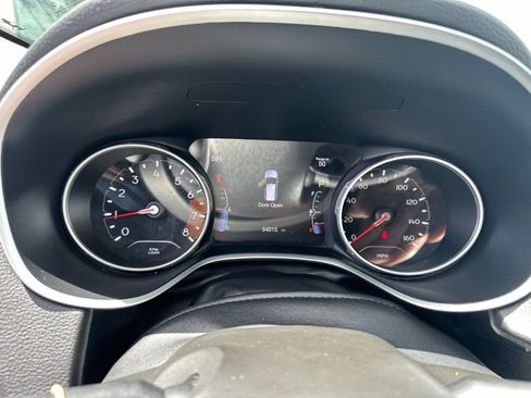 Used 2021 Jeep Compass Latitude AWD/4WD image 3