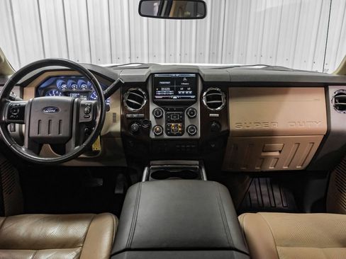 Used 2016 Ford F250 Lariat w/ Lariat Interior Package image 13