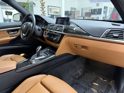 Used 2018 BMW 330i xDrive Sedan AWD/4WD image 18