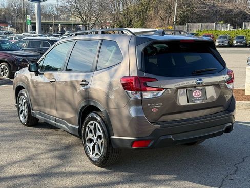 Used 2024 Subaru Forester Premium image 10