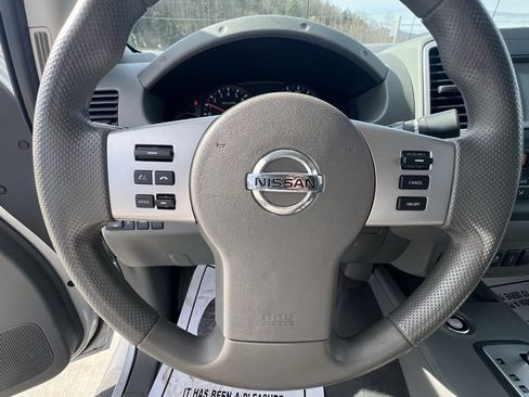 Used 2021 Nissan Frontier SV image 15