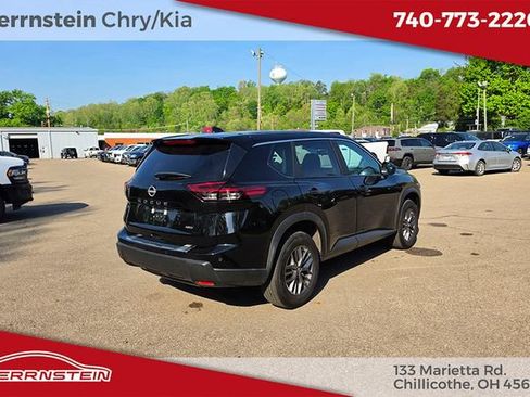 Used 2024 Nissan Rogue S AWD/4WD image 29