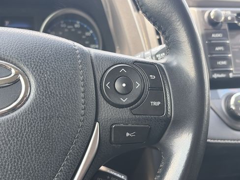 Used 2018 Toyota RAV4 XLE AWD/4WD image 22