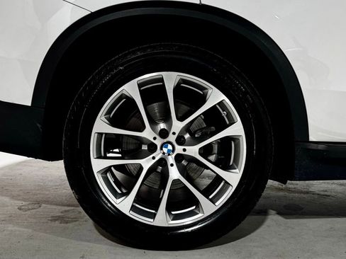 Used 2023 BMW X5 xDrive40i w/ Premium Package image 32