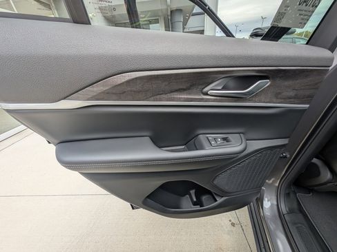 New 2025 Jeep Grand Cherokee Limited w/ Black Appearance Package image 38