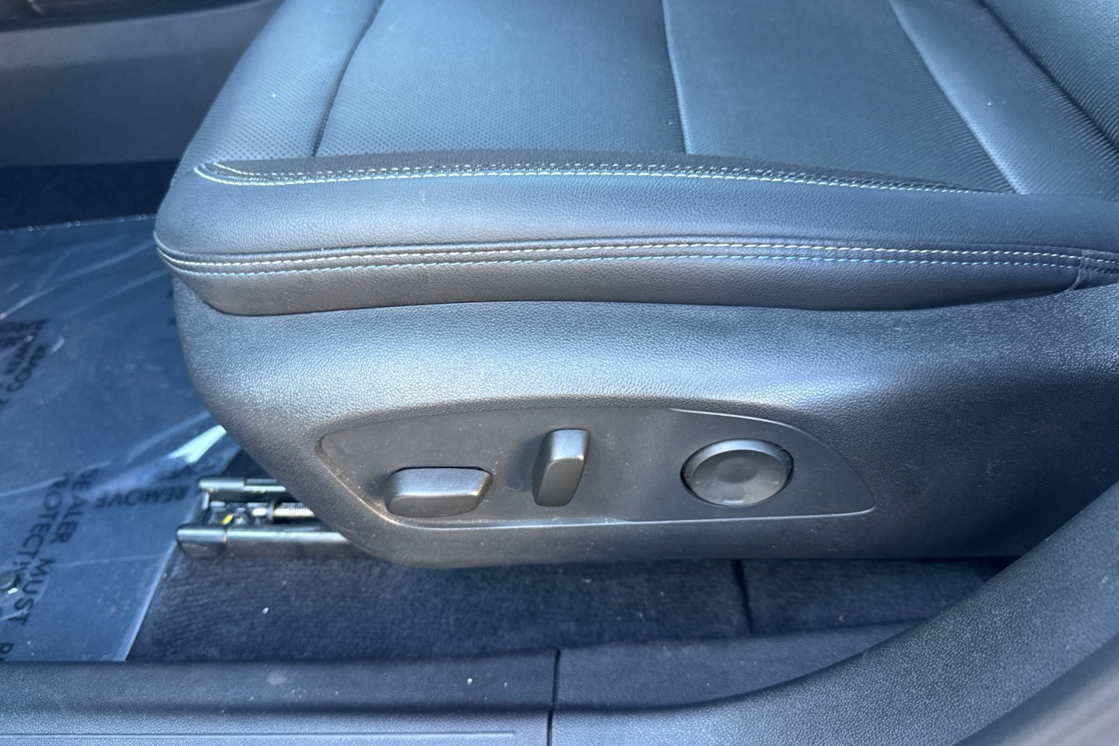 Used 2024 Chevrolet Equinox EV LT FWD image 14