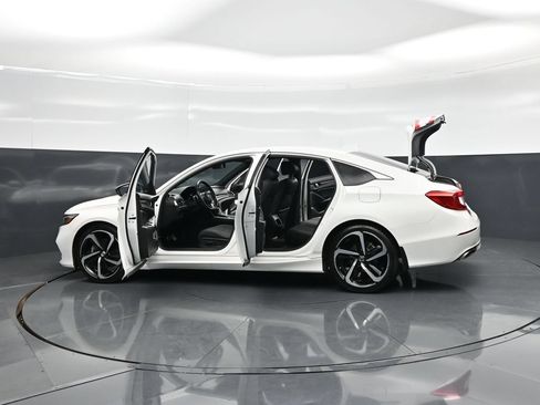 Used 2019 Honda Accord Sport image 34