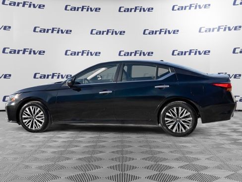 Used 2024 Nissan Altima 2.5 SV image 2