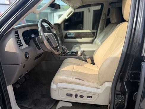 Used 2015 Lincoln Navigator 4WD image 8