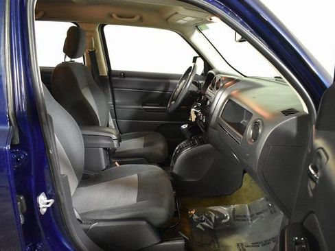 Used 2017 Jeep Patriot Latitude image 26