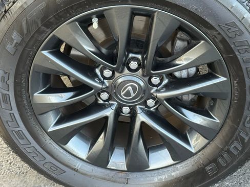 Used 2023 Lexus GX 460 Premium image 10