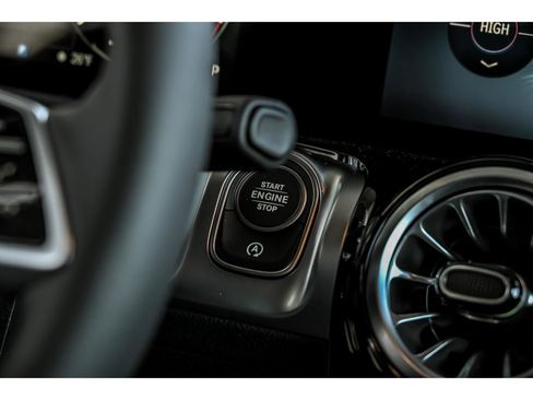 New 2026 Mercedes-Benz GLB 250 4MATIC image 13