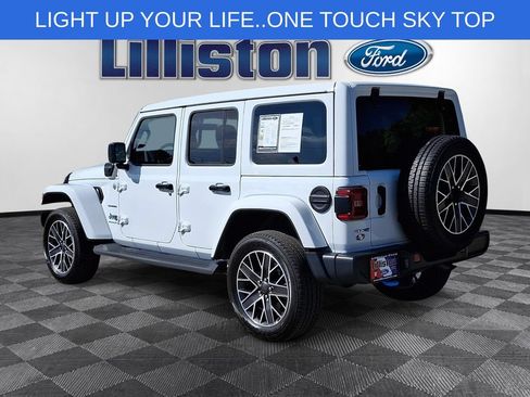 Used 2023 Jeep Wrangler Unlimited Sahara w/ Cold Weather Group AWD/4WD image 6