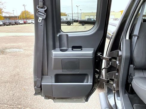 Used 2014 Nissan Titan PRO-4X image 19