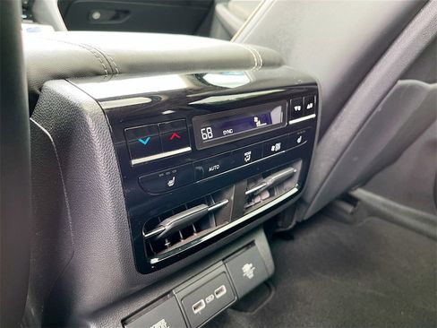 Used 2024 Acura MDX SH-AWD w/ Advance Package image 25