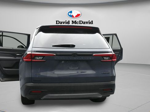 Used 2025 Toyota Grand Highlander AWD image 38