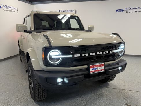 Used 2025 Ford Bronco Outer Banks AWD/4WD image 35
