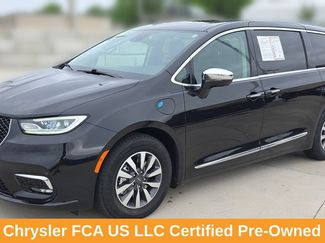 Used 2022 Chrysler Pacifica Limited FWD 360° Tour