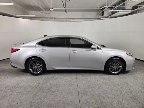 Used 2018 Lexus ES 350 w/ Navigation System Package FWD image 9