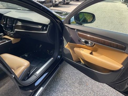 Used 2018 Volvo S90 T5 Momentum w/ Protection Package Premier FWD image 13