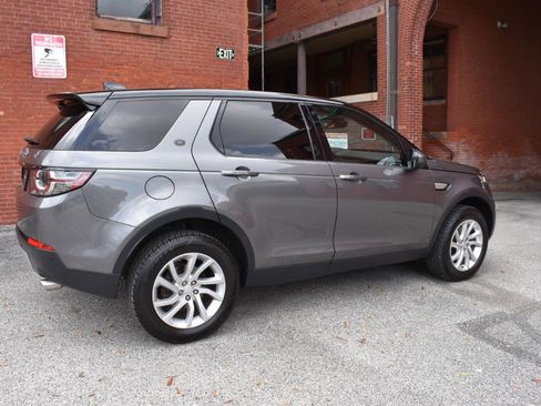 Used 2017 Land Rover Discovery Sport HSE image 2