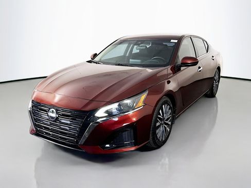 Used 2023 Nissan Altima 2.5 SV FWD image 4