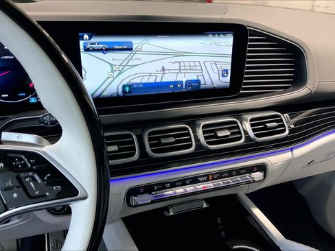 Used 2025 Mercedes-Benz Maybach GLS 600 4MATIC image 6