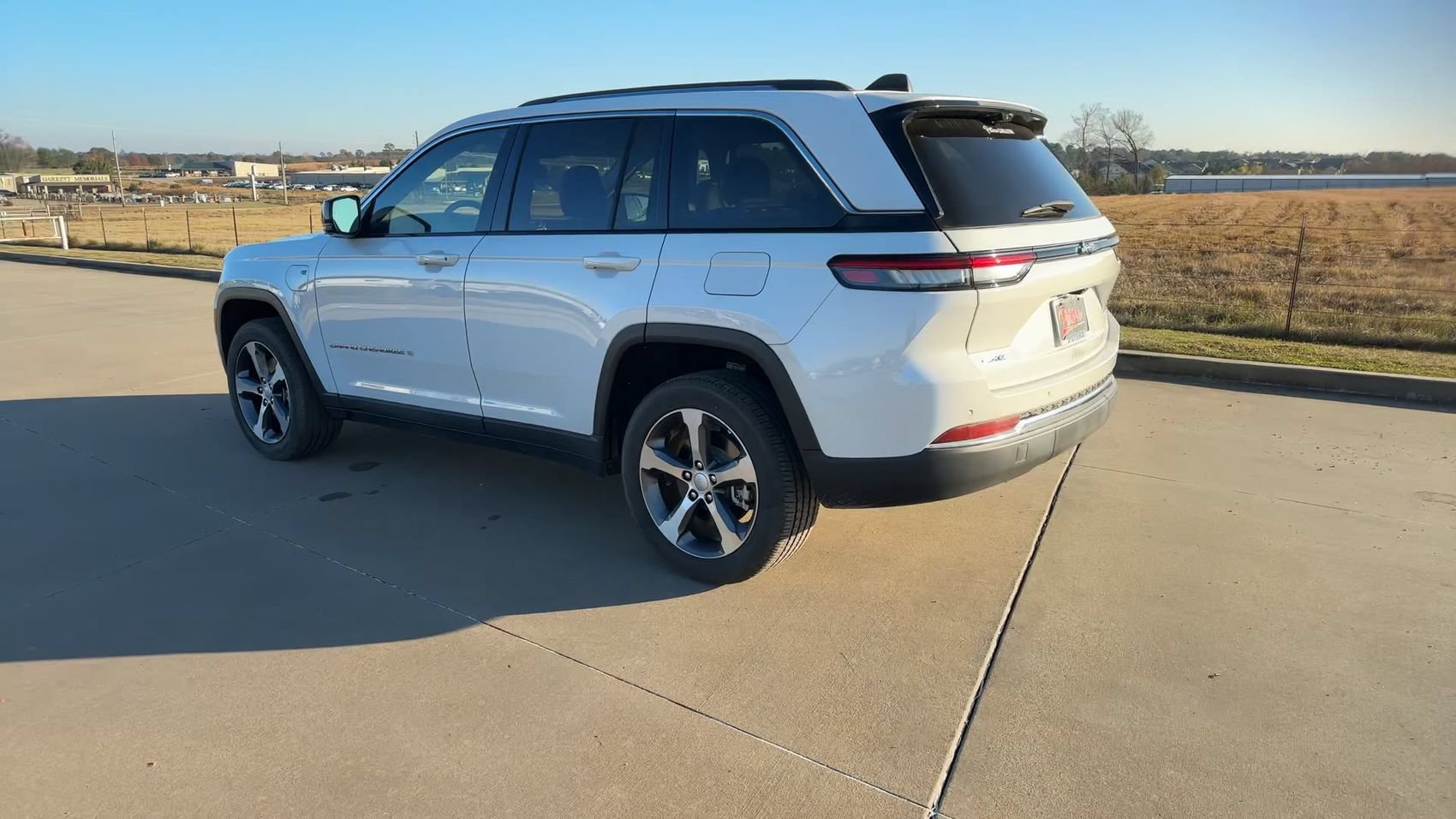 New 2023 Jeep Grand Cherokee 4WD 4xe image 7