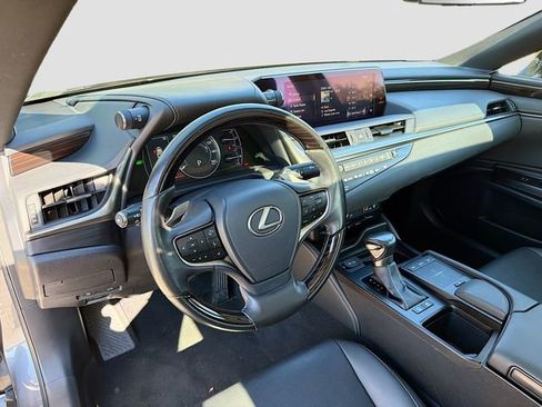 Used 2019 Lexus ES 300h w/ Premium Package image 23