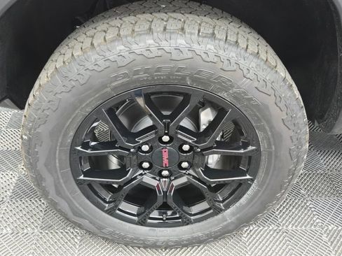 New 2026 GMC Canyon Denali w/ LPO, Denali Black Edition image 19