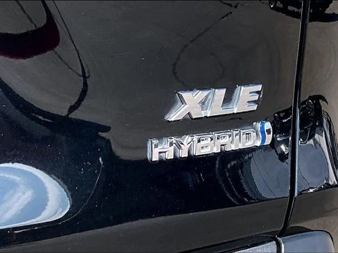 Used 2024 Toyota RAV4 XLE image 20