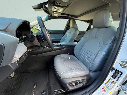 Used 2019 Toyota Avalon XSE FWD image 10