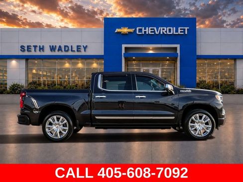 Used 2024 Chevrolet Silverado 1500 High Country w/ High Country Premium Package AWD/4WD image 8