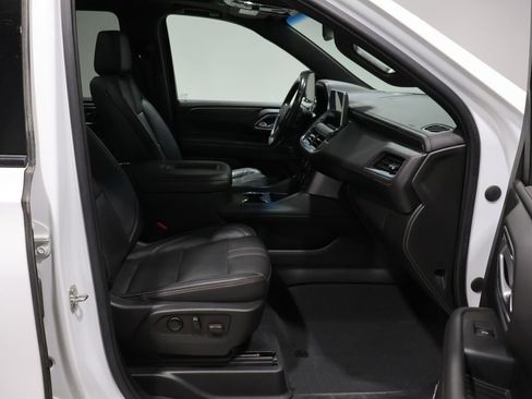 Used 2021 Chevrolet Suburban RST AWD/4WD image 26